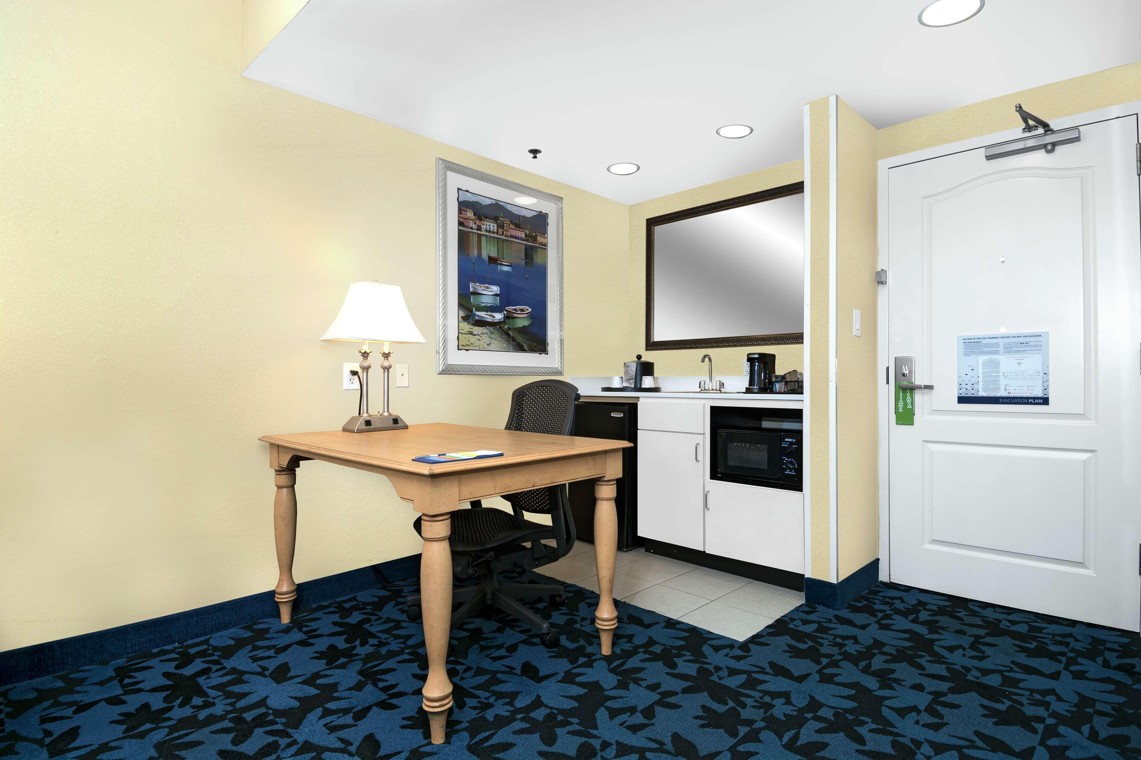 Hampton Inn & Suites Jacksonville Deerwood Park מראה חיצוני תמונה