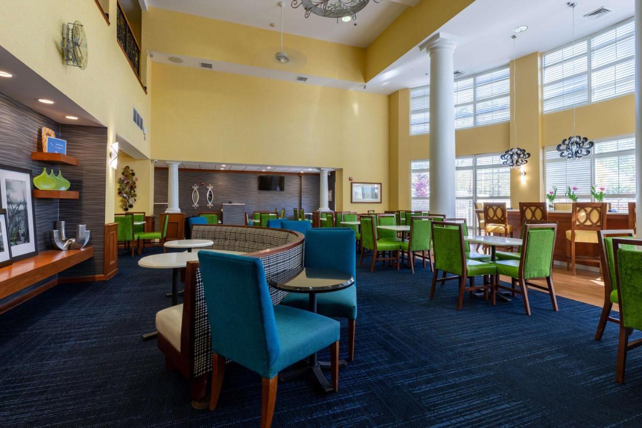 Hampton Inn & Suites Jacksonville Deerwood Park מראה חיצוני תמונה