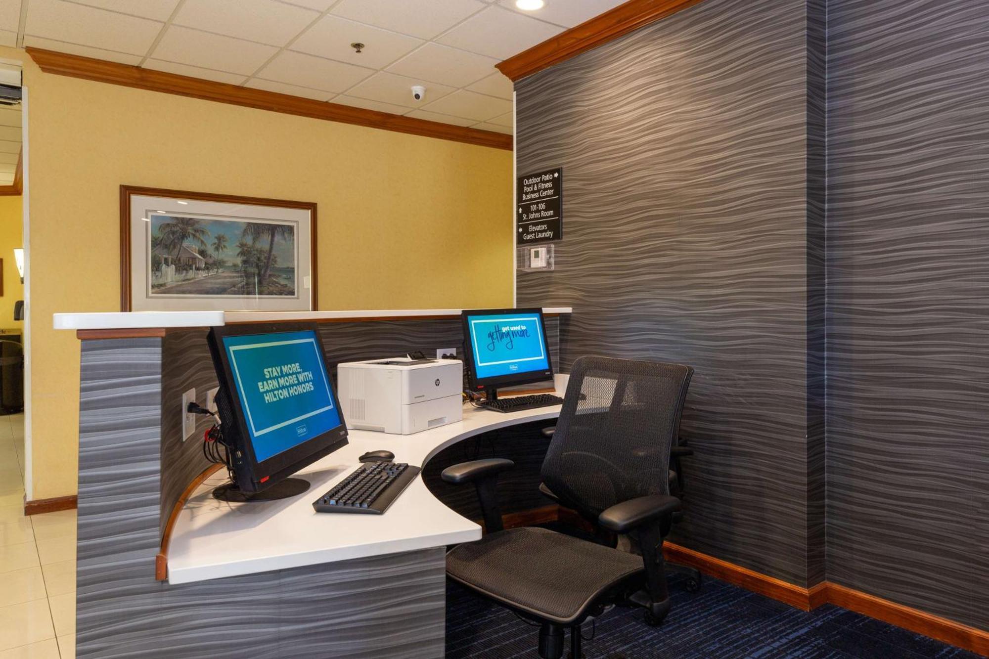 Hampton Inn & Suites Jacksonville Deerwood Park מראה חיצוני תמונה