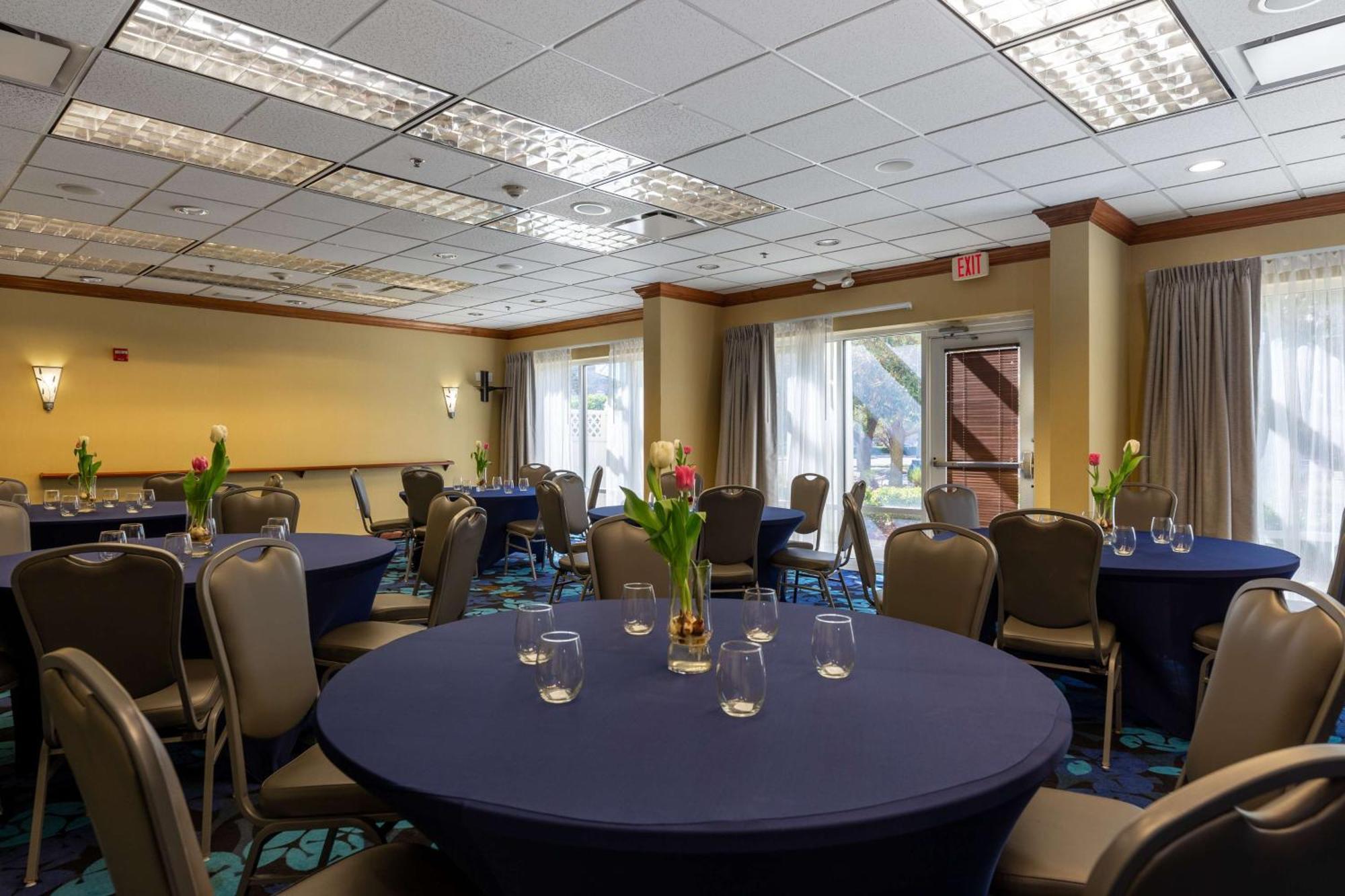Hampton Inn & Suites Jacksonville Deerwood Park מראה חיצוני תמונה