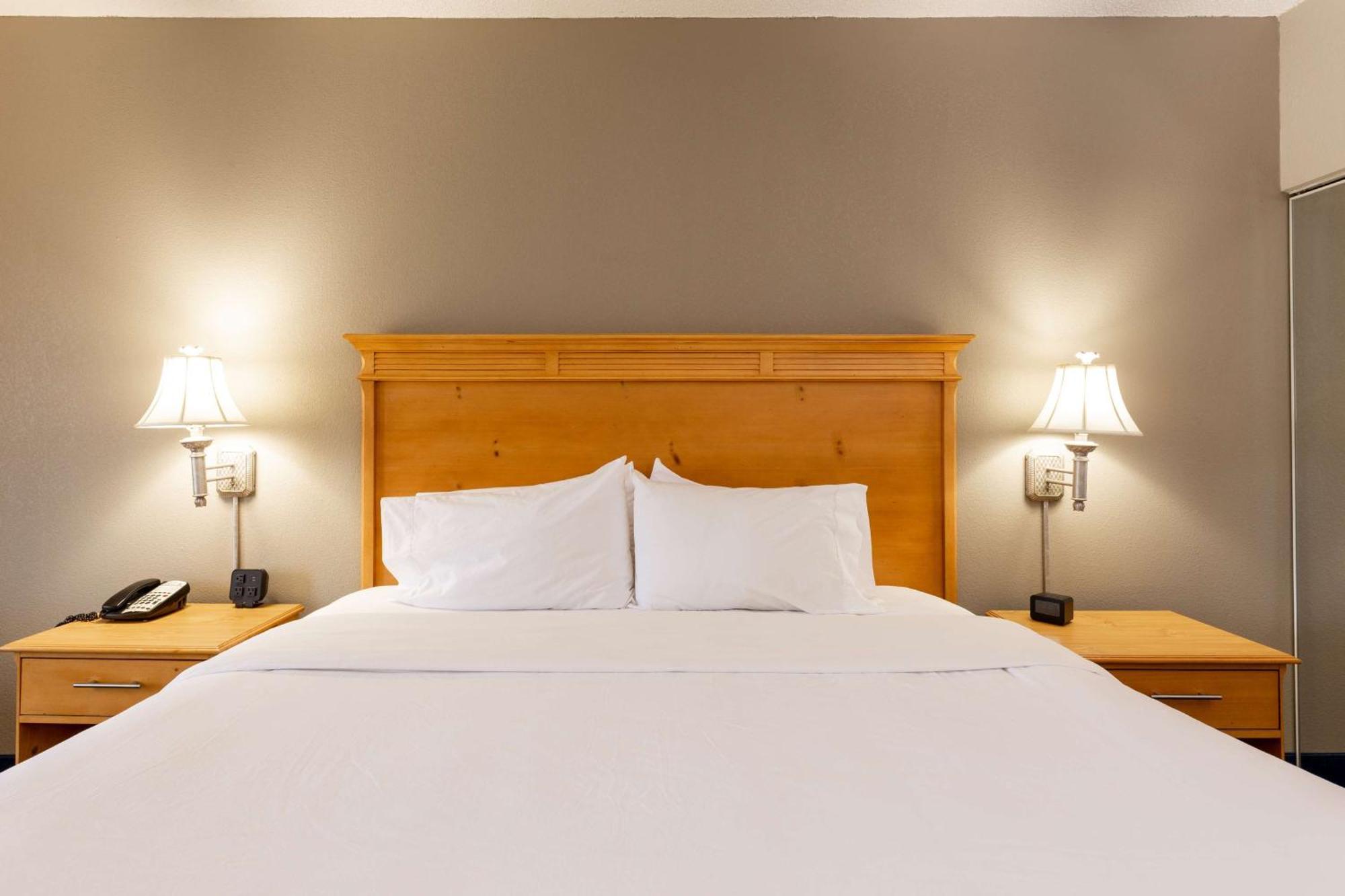 Hampton Inn & Suites Jacksonville Deerwood Park מראה חיצוני תמונה